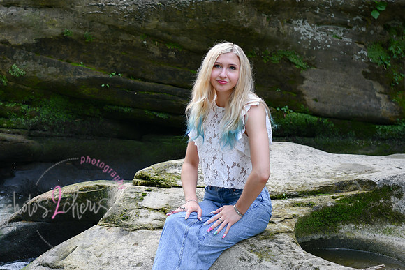 Gwen [MHS Senior] 027