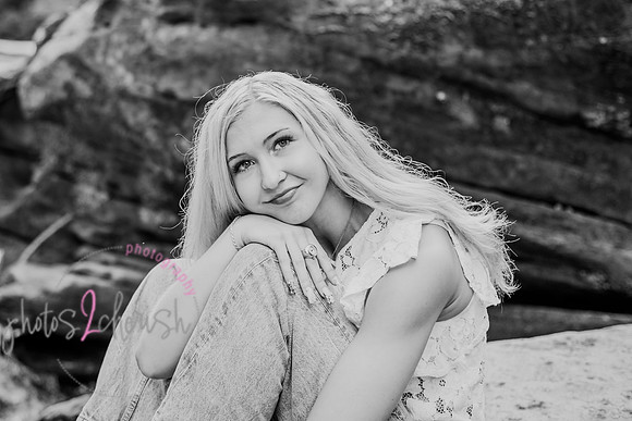 Gwen [MHS Senior] 035