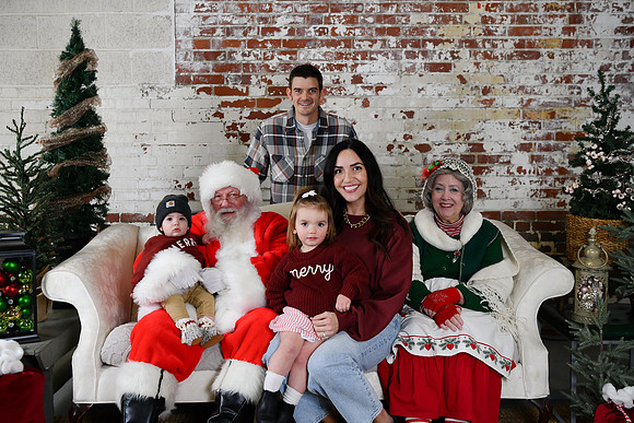 2024 Santa [McCuan] 01