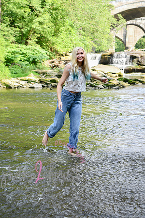 Gwen [MHS Senior] 126