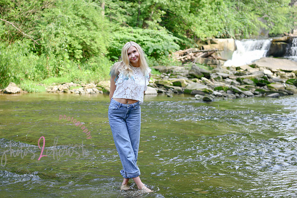 Gwen [MHS Senior] 097