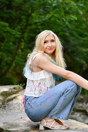Gwen [MHS Senior] 068