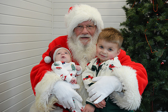 2024 Hart Family Santa 19