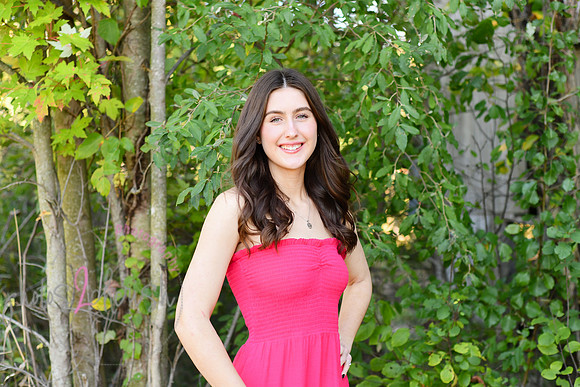 Audrey [class of 2025] 048