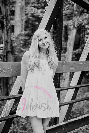Gwen [MHS Senior] 218