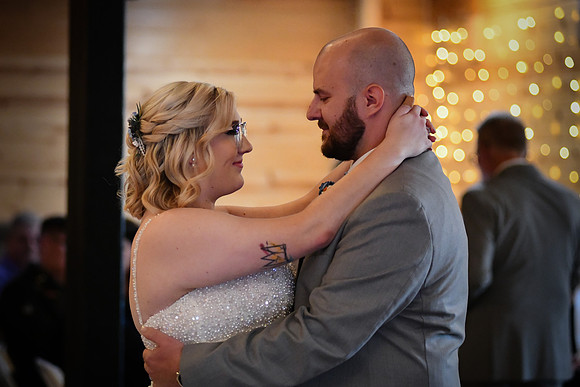 Piper & Eddie [first dance] 23