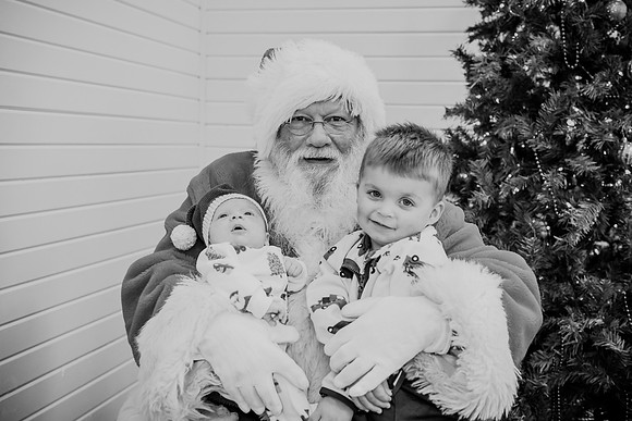2024 Hart Family Santa 18