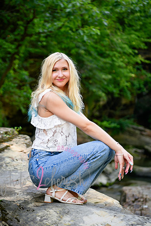 Gwen [MHS Senior] 072