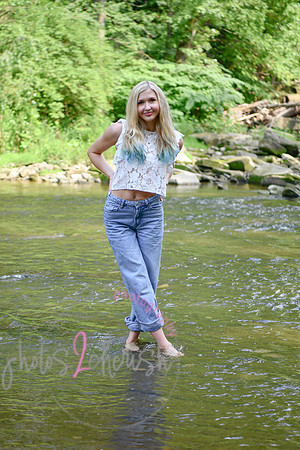 Gwen [MHS Senior] 101
