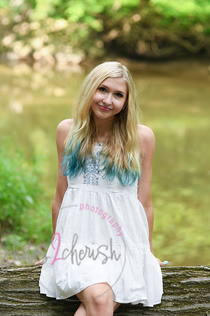 Gwen [MHS Senior] 176