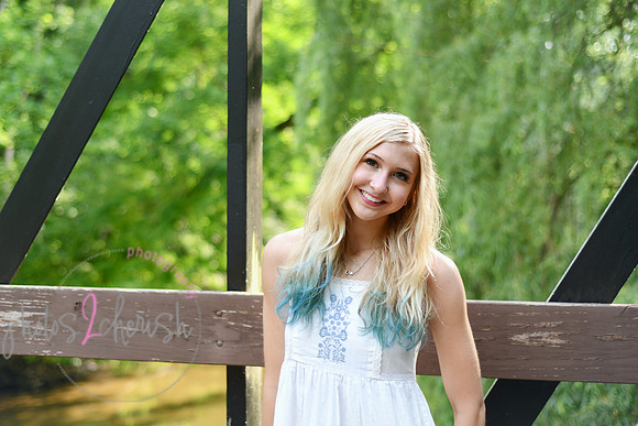 Gwen [MHS Senior] 215