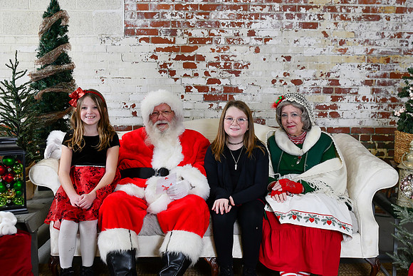 2024 Santa [Knotts] 18