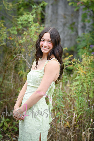 Kate MHS Class of 2025 [peek] 019