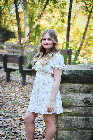 peek at Gwen [class of 2025] 13