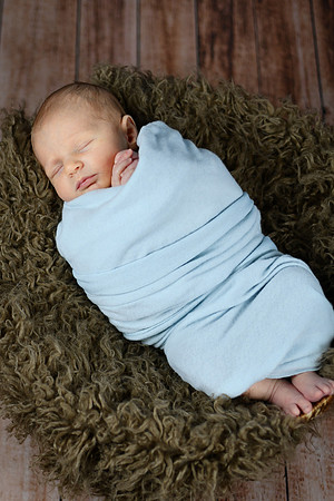Noah Newborn 210