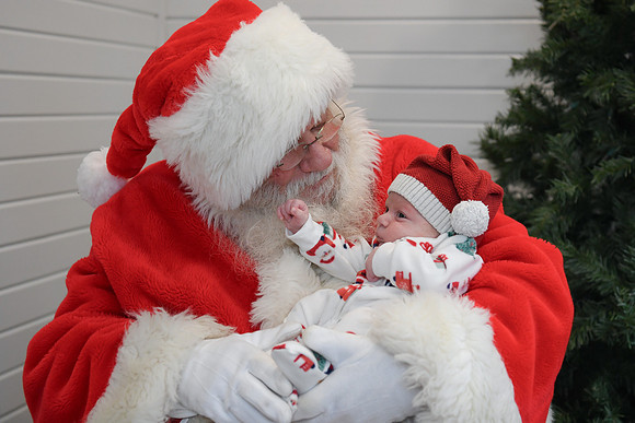 2024 Hart Family Santa 30