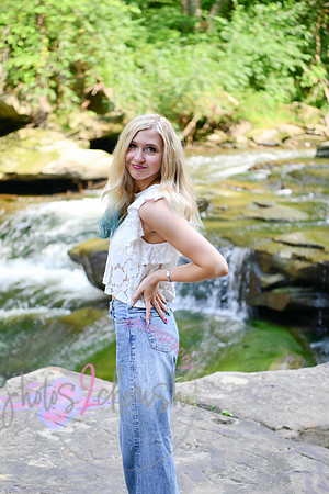 Gwen [MHS Senior] 003