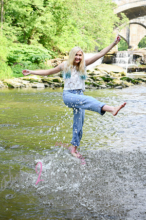 Gwen [MHS Senior] 124