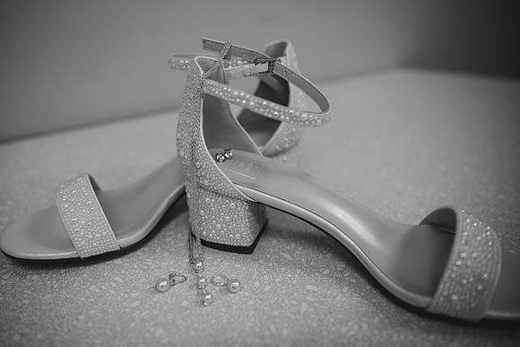 Kellie & Jim [getting ready] 021