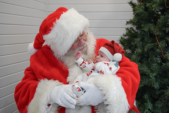 2024 Hart Family Santa 29