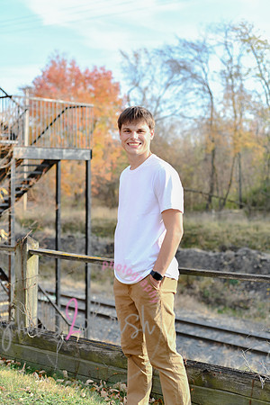 Caden [MHS Class of 2025] peek 42