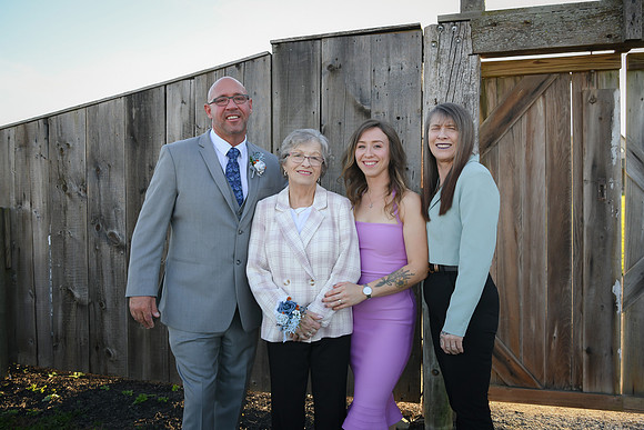 Piper & Eddie [Bride Family] 073