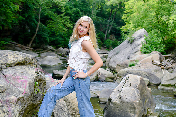 Gwen [MHS Senior] 043