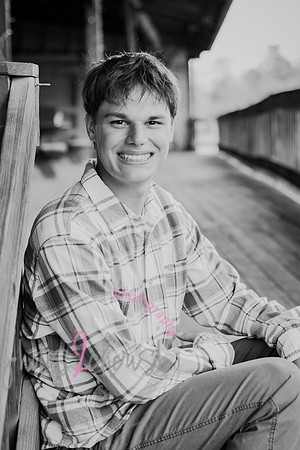 Caden [MHS Class of 2025] peek 06