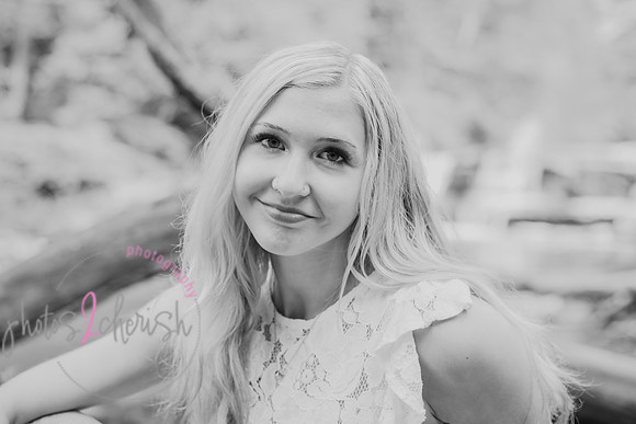 Gwen [MHS Senior] 145
