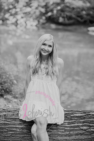 Gwen [MHS Senior] 178
