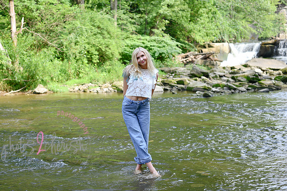 Gwen [MHS Senior] 096