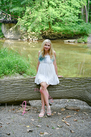 Gwen [MHS Senior] 173