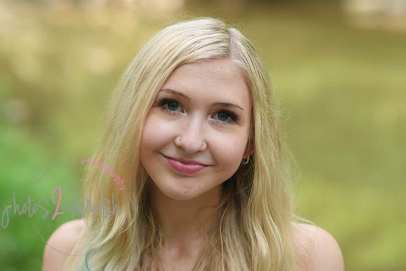 Gwen [MHS Senior] 184