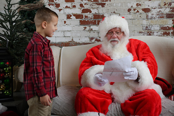 2024 Santa [Hutchinson] 02