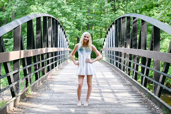 Gwen [MHS Senior] 198