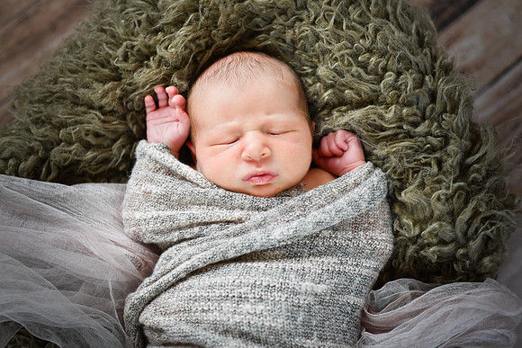 1 Baby V Newborn [peek] 22