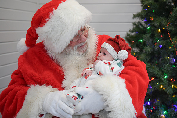2024 Hart Family Santa 28