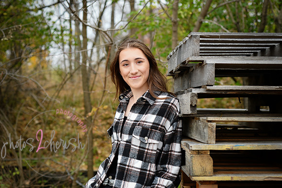 Carmella [MHS Class of 2025] proofs 092