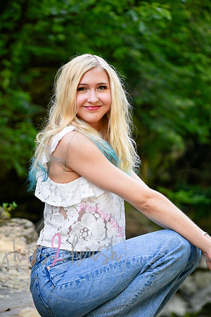 Gwen [MHS Senior] 071