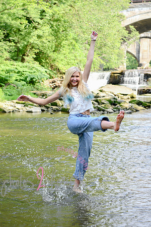 Gwen [MHS Senior] 118