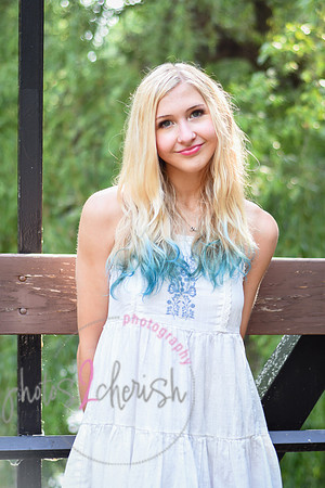 Gwen [MHS Senior] 212