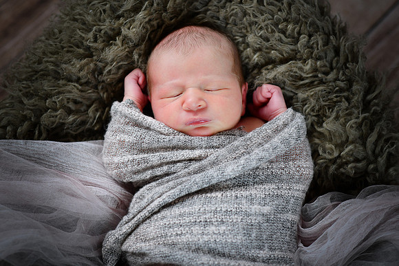 1 Baby V Newborn [peek] 10