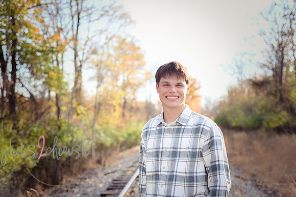 Caden [MHS Class of 2025] peek 23