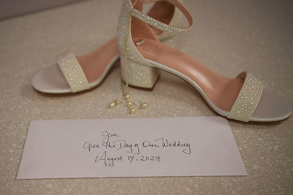Kellie & Jim [getting ready] 027