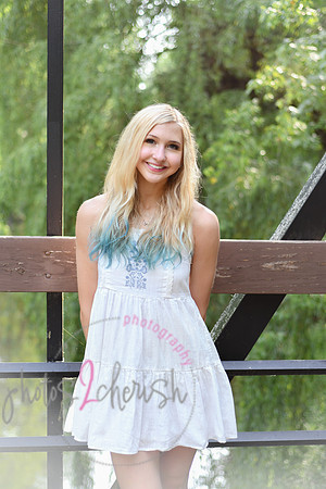 Gwen [MHS Senior] 206