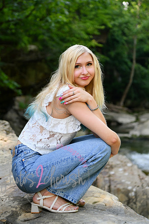 Gwen [MHS Senior] 090