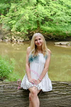 Gwen [MHS Senior] 165