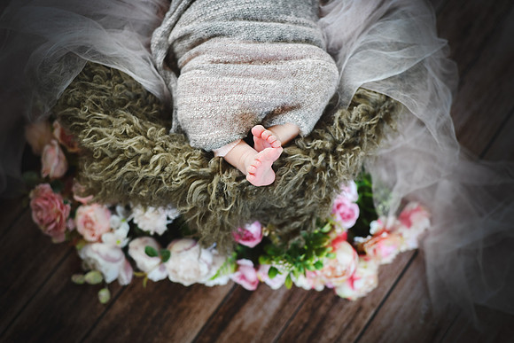 1 Baby V Newborn [peek] 14