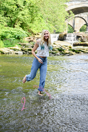 Gwen [MHS Senior] 127