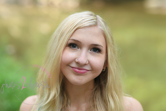 Gwen [MHS Senior] 182